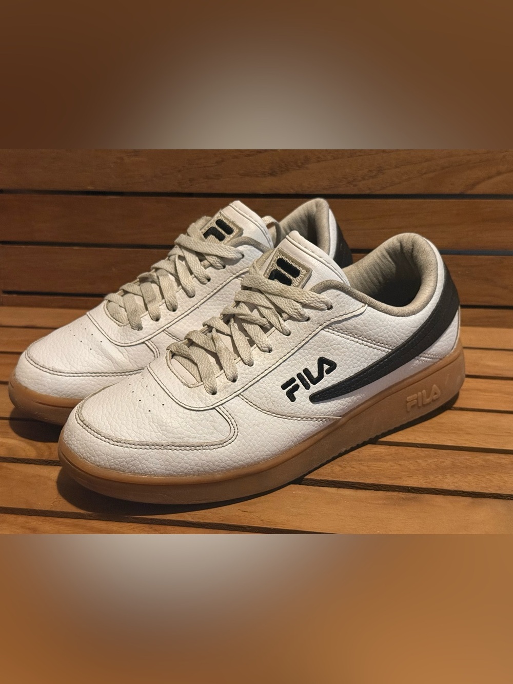 Fila A-Low Mens White Black Leather Sneakers Gum Sole  1BM02622-114 Size 7.5